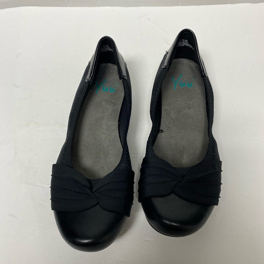 YUU Marcel Women’s Black Flat Comfort Casual Walking Shoes Size 7 1/2
